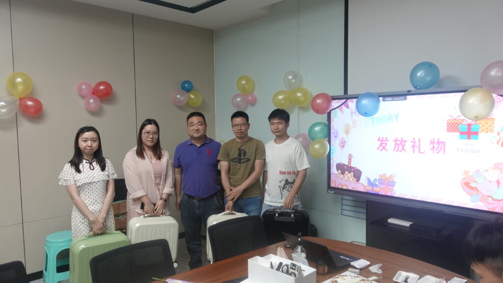 PTI三季度生日会(images 4)